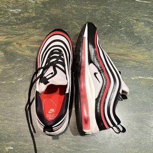 Nike Air Max 97 Ultra ‘17 SE Chicago Bulls Women’s Size 8 🖤 Streetwear • Comfort